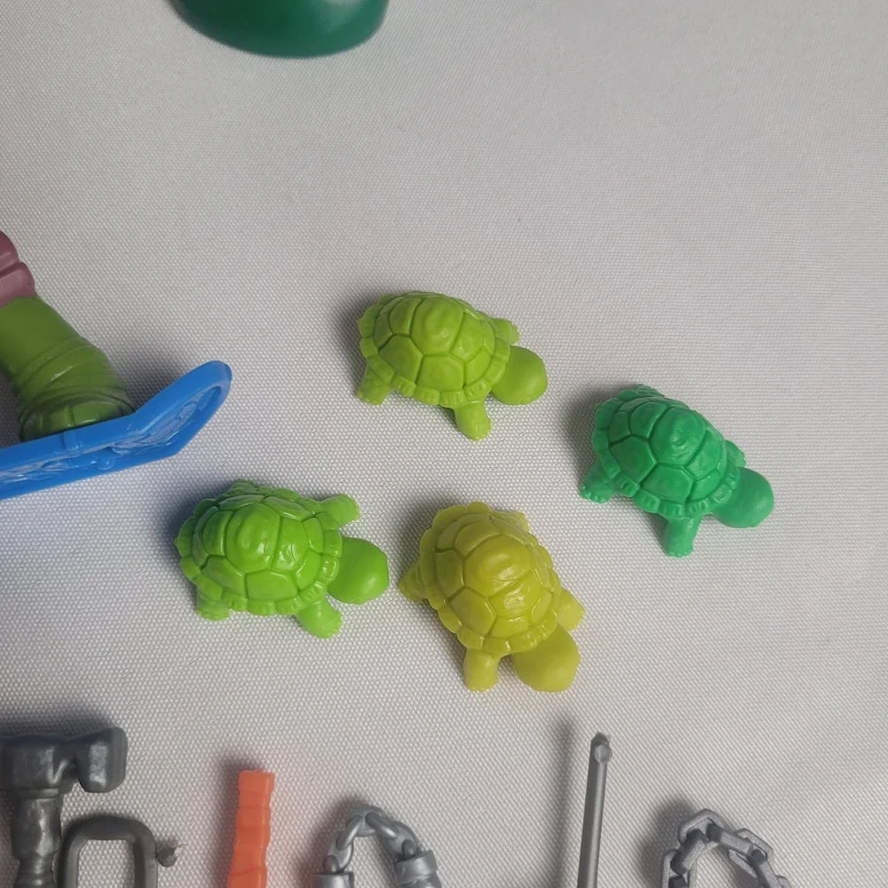 TMNT Teenage Mutant Ninja Turtles Lot Of Misc Figures & Weapons
